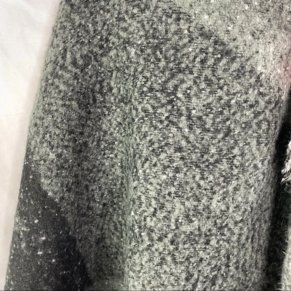 Eddie Bauer Cozy Blanket Wrap Black, Green & Gray